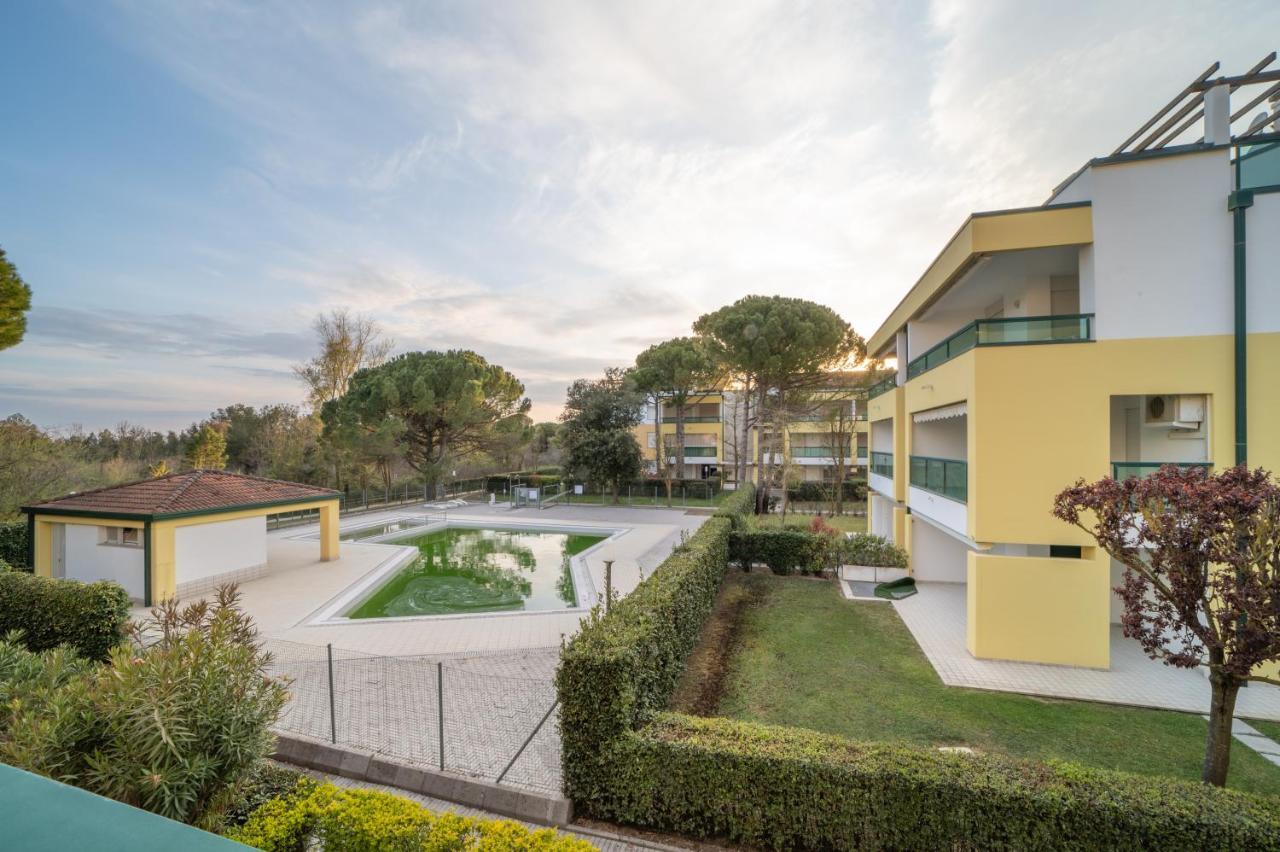 Residenza Le Altane Apartment Bibione Bagian luar foto